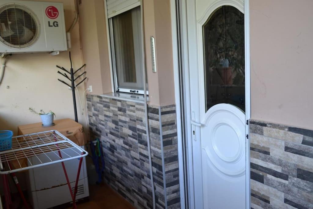 Vasiliki'S Cosy House Apartment Nea Michaniona Bagian luar foto
